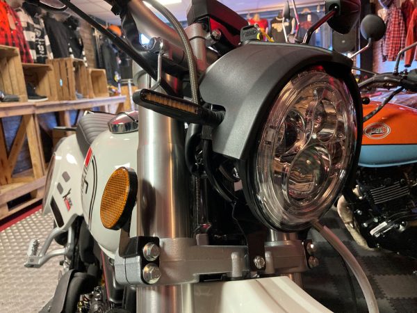 Mash X-Ride 125 LED headlight